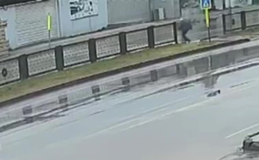 Otomobilin çarpması ile savrulan yaşlı adam hayatını kaybetti
Otomobilin çarpması ile savrulan yaşlı adam hayatını kaybetti