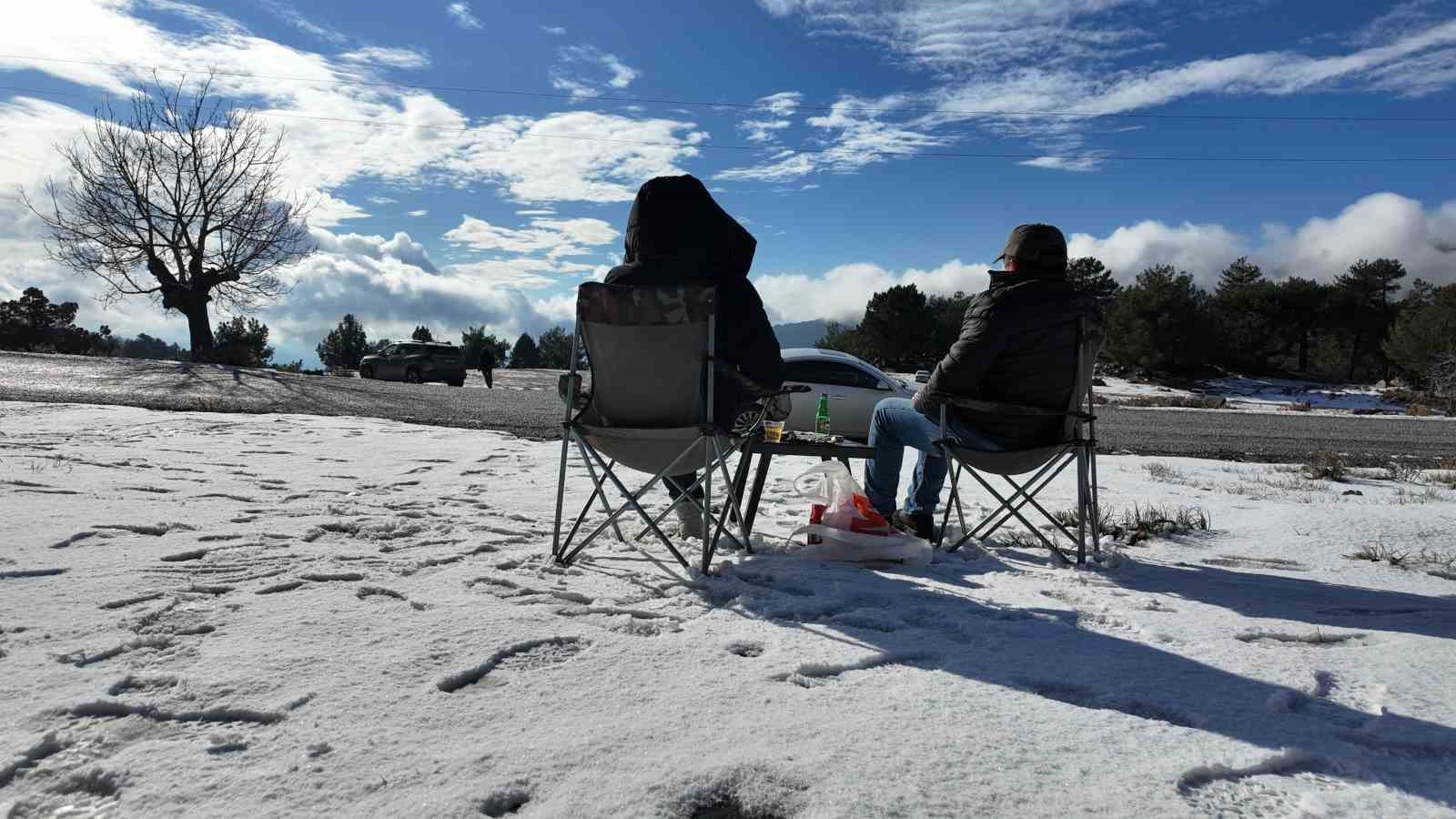 Paşa Yaylası’nda kar keyfi
