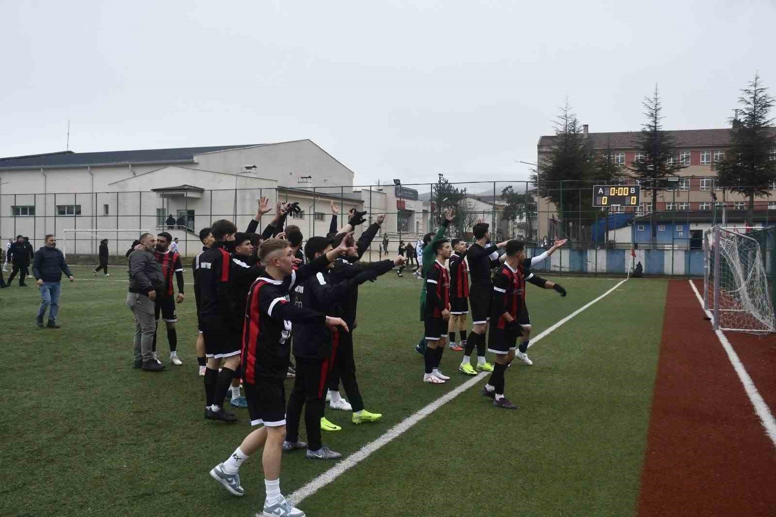 Pazaryeri derbisinin kazananı Karaköyspor oldu
