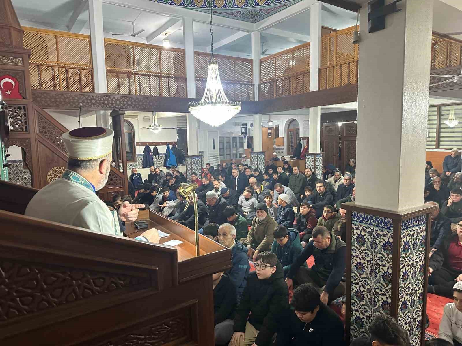 Salihli’de sabah namazı buluşması yoğun ilgi gördü
