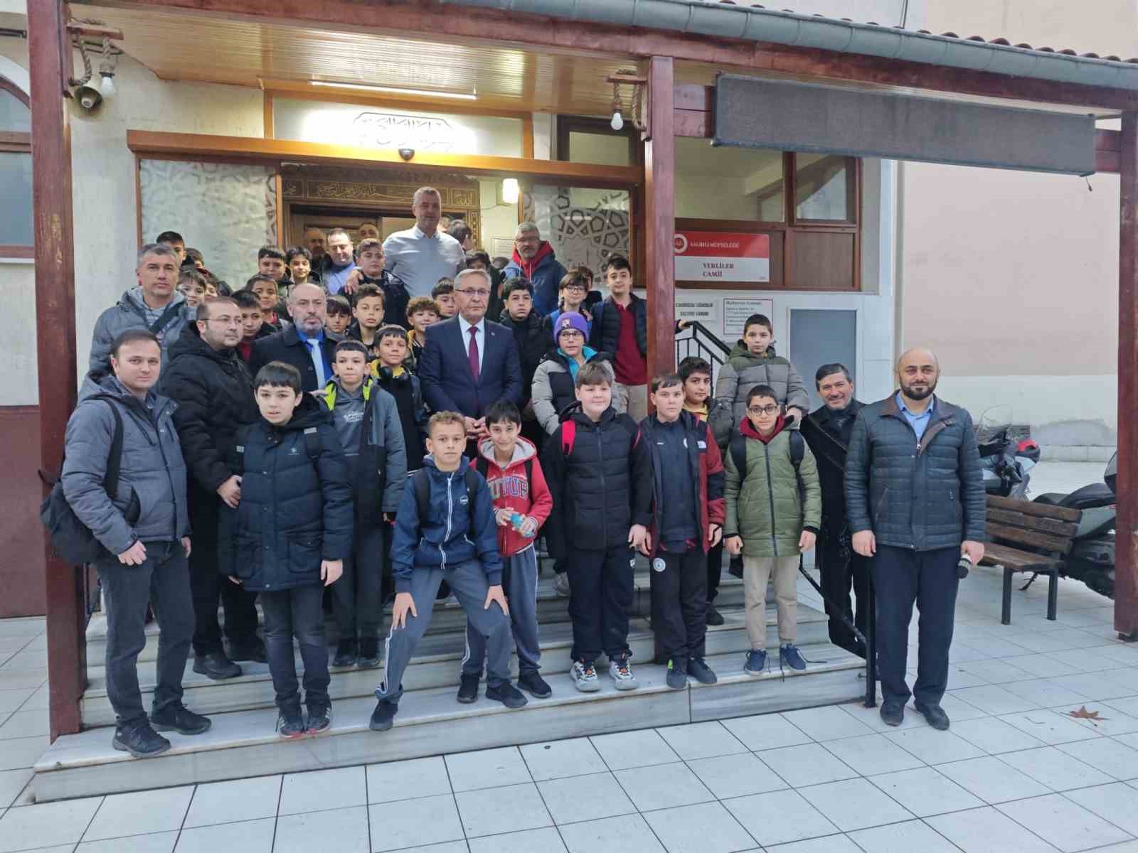 Salihli’de sabah namazı buluşması yoğun ilgi gördü
