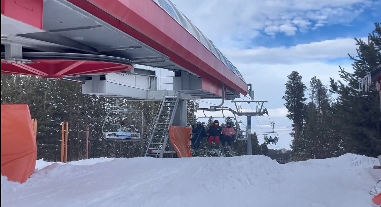 Sarıkamış’ta "Kristal" heyecan: Kayak sezonu zirve yapıyor
