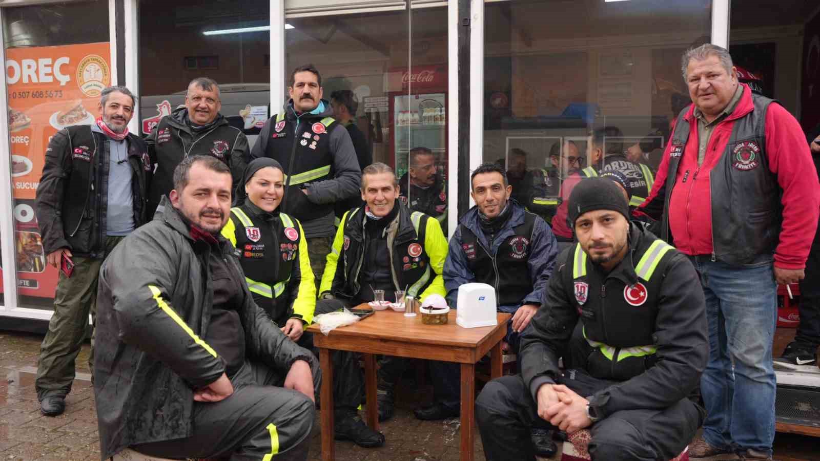 Sındırgı’da depremzedelere motorcu morali
