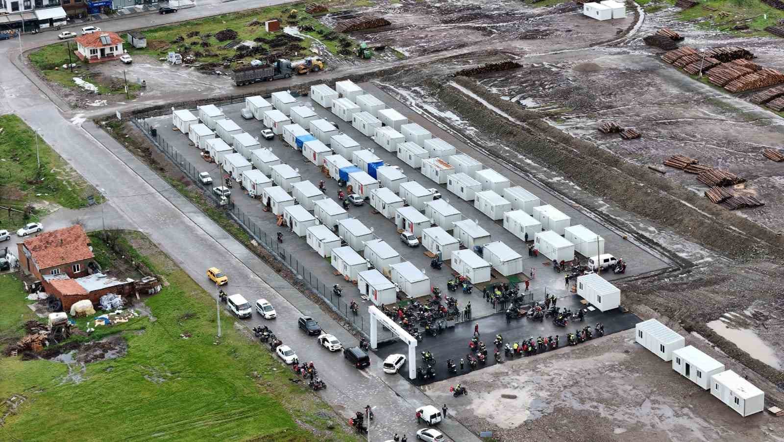 Sındırgı’da depremzedelere motorcu morali
