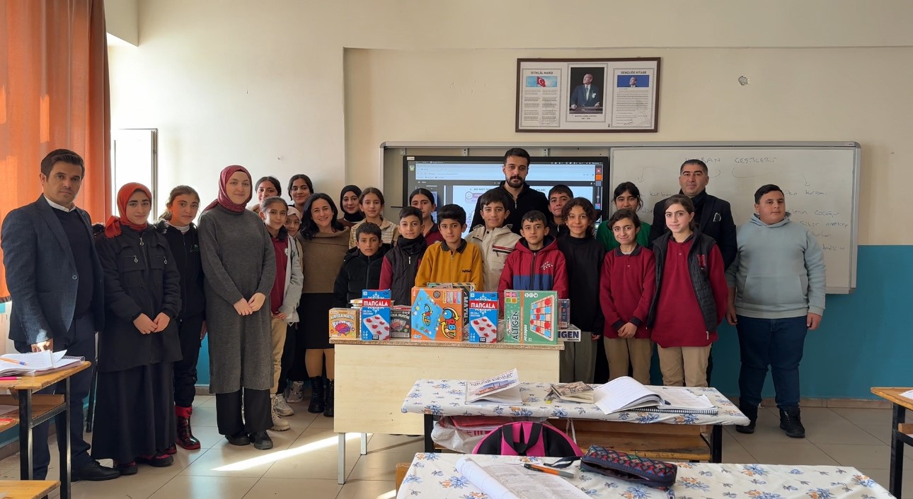Sınırdaki öğrencilere "akıl ve zeka oyunları" desteği
