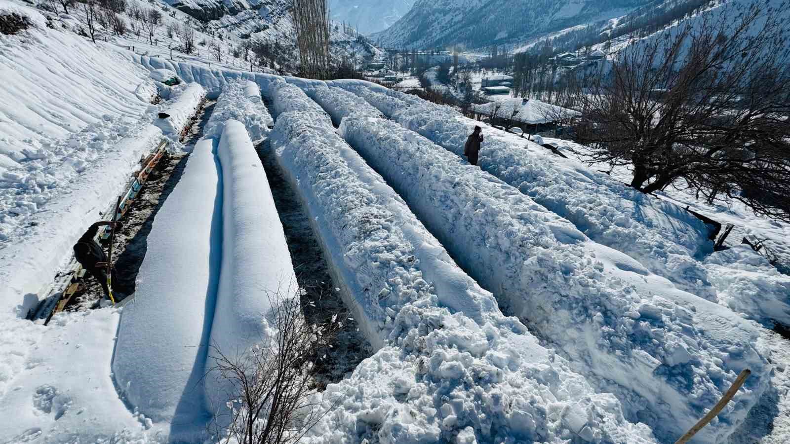 Şırnak’ta arıcıların zorlu kış mesaisi
