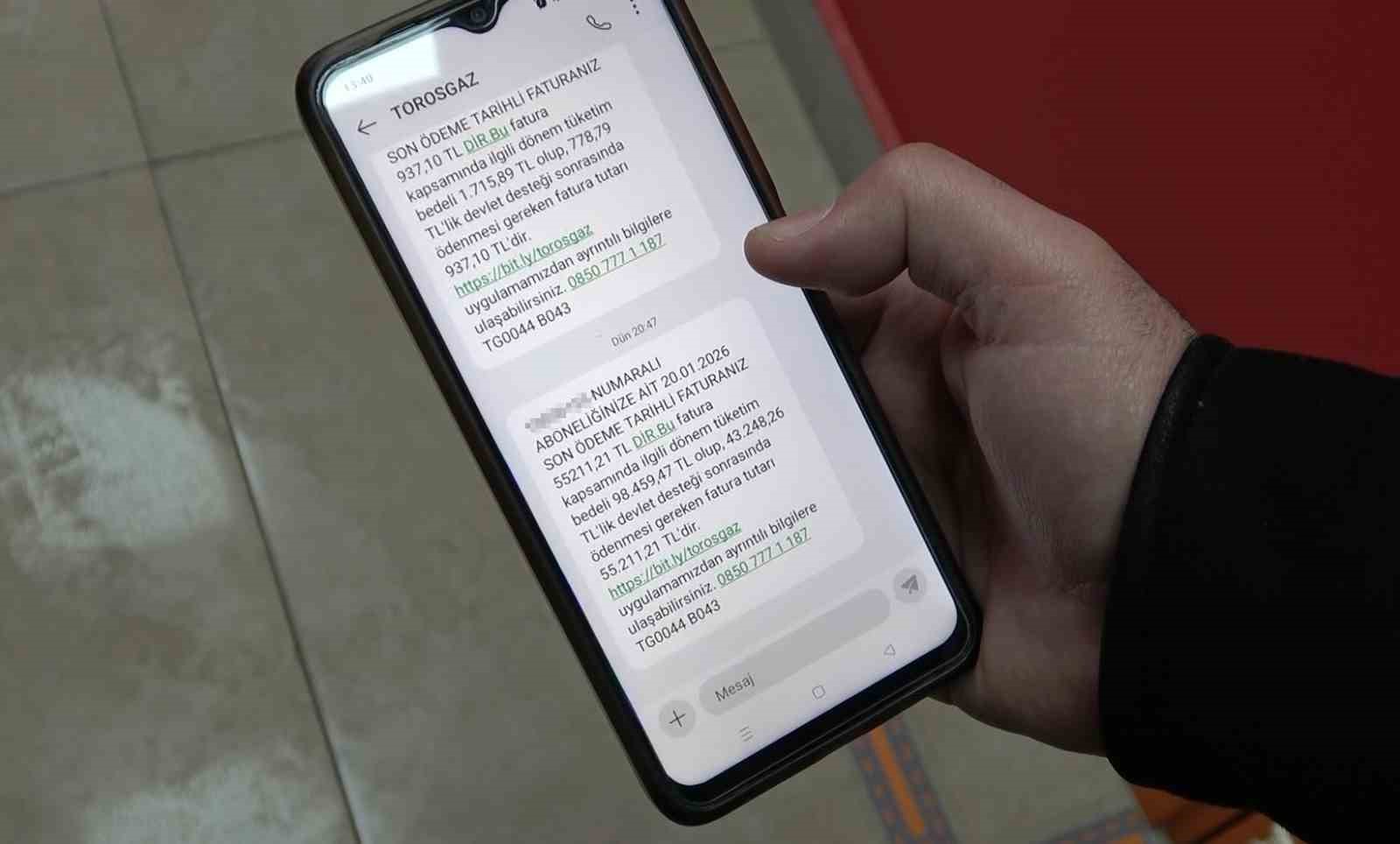 Torosgaz’dan 150 metrekarelik eve 98 bin liralık doğalgaz faturası
Torosgaz’dan 150 metrekarelik eve 98 bin liralık doğalgaz faturası