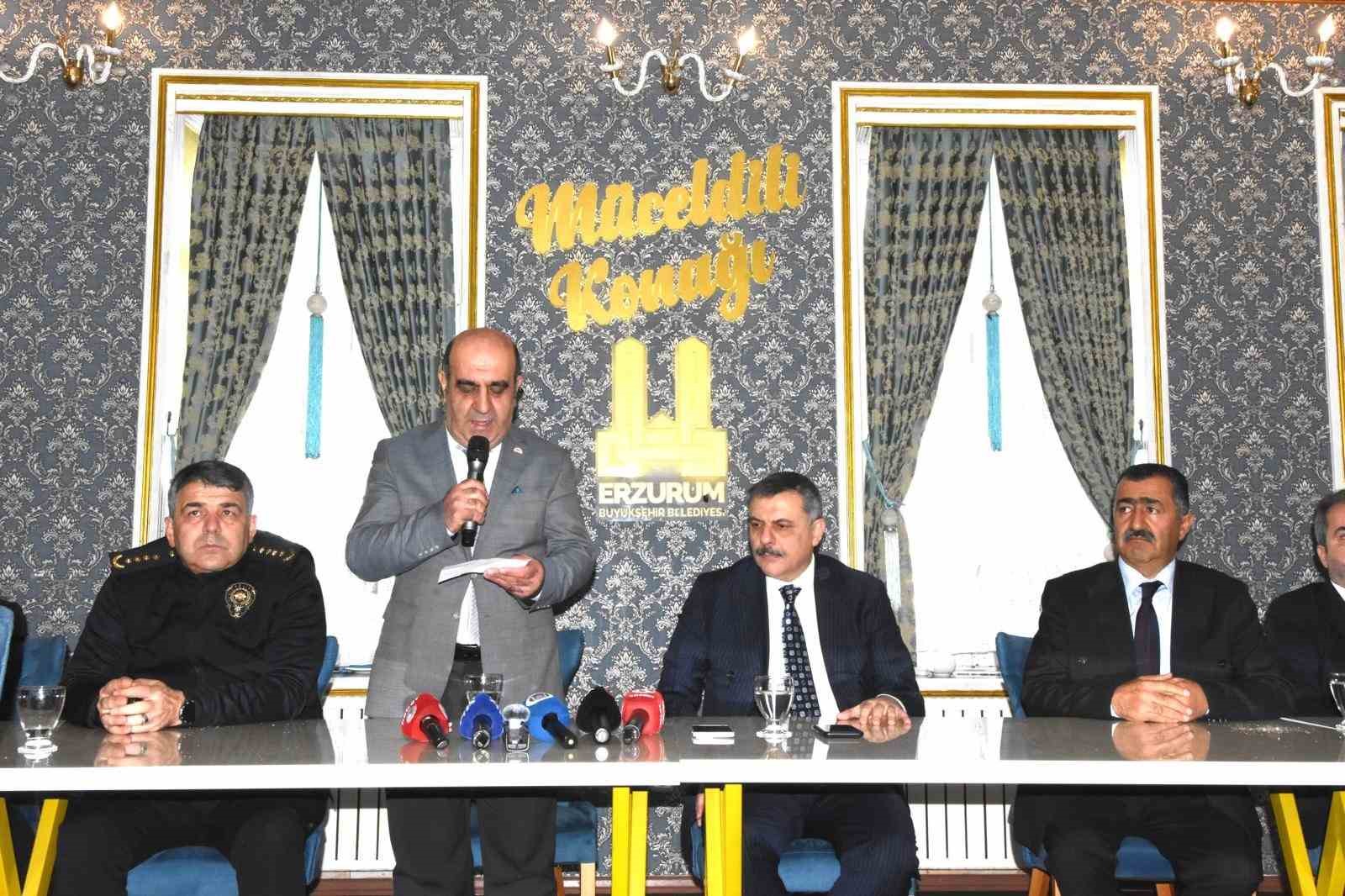 Vali Çiftçi; "Erzurum basını Anadolu’da çok güçlü bir yere sahip"
Vali Çiftçi; "Erzurum basını Anadolu’da çok güçlü bir yere sahip"