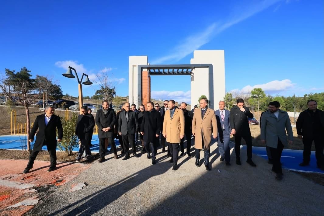 Yatağan Millet Bahçesi yakında hizmete açılıyor
Yatağan Millet Bahçesi yakında hizmete açılıyor