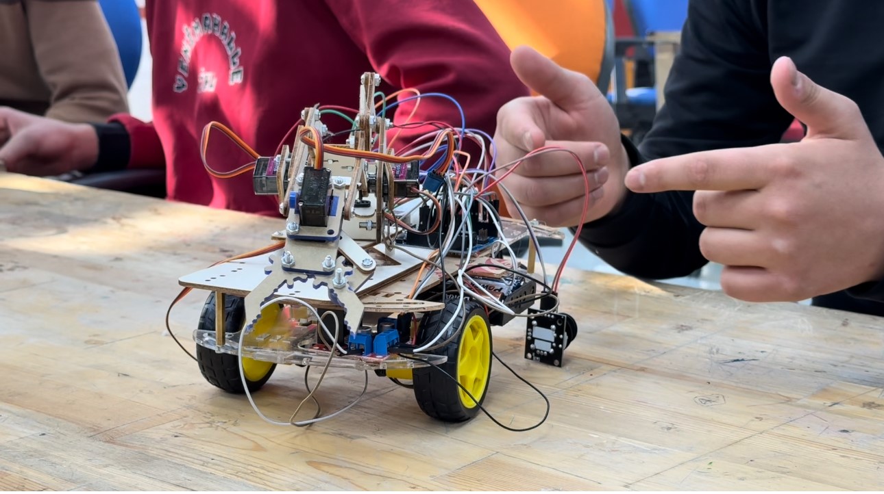 Yüksekova’da ilk robotik takımı ’Bezoar’ İstanbul yolcusu
