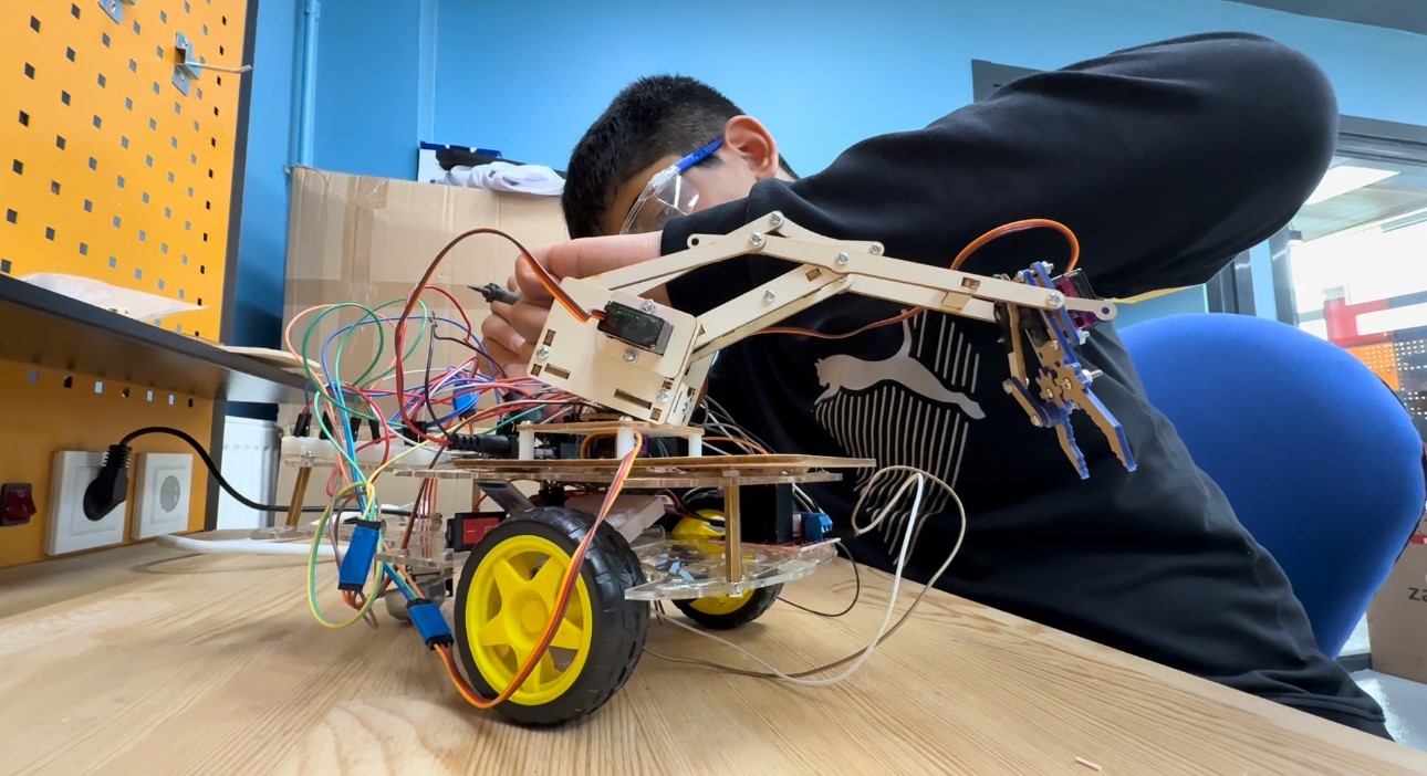 Yüksekova’da ilk robotik takımı ’Bezoar’ İstanbul yolcusu
