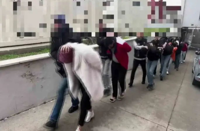 Adana’da uyuşturucu operasyonu: 11 tutuklama
