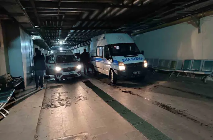 Balkondan düşen genç kadın hayatını kaybetti
