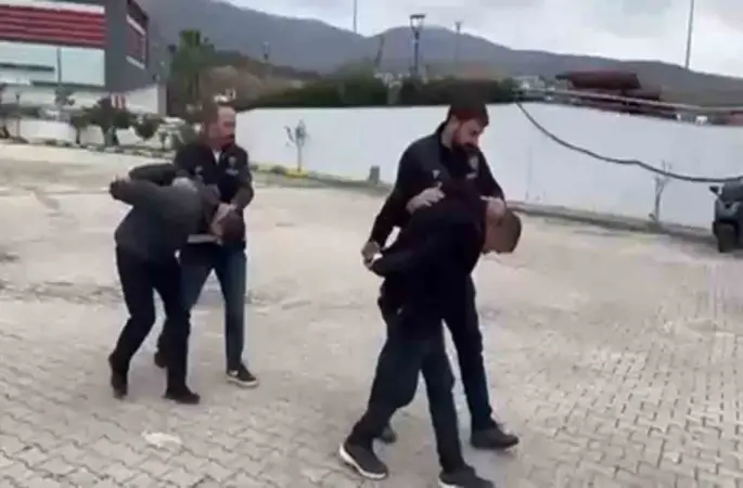İskenderun’da hapis cezası ile aranan 2 kişi tutuklandı
