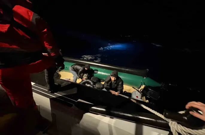 İzmir’de 43 düzensiz göçmen yakalandı
