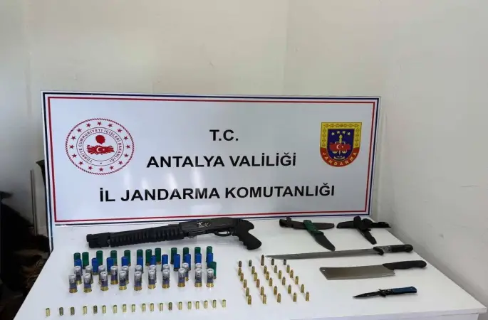 Kepez’de jandarmadan ruhsatsız silah operasyonu

