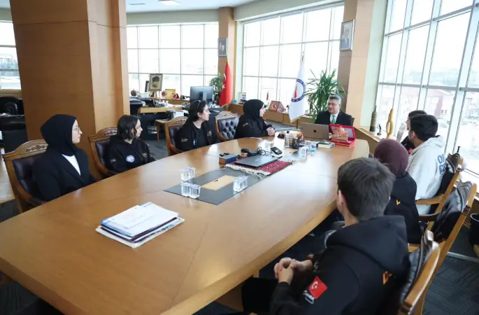 Rektör Kızıltoprak, DUSCART Öğrenci Takımını ağırladı