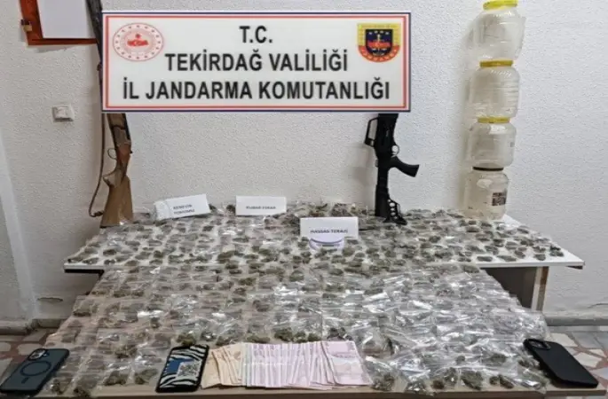 Tekirdağ’da uyuşturucu operasyonunda satışa hazır esrar ele geçirildi
