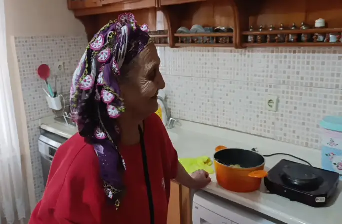 Yaşlı kadının ocakta unuttuğu makarna itfaiyeyi alarma geçirdi
